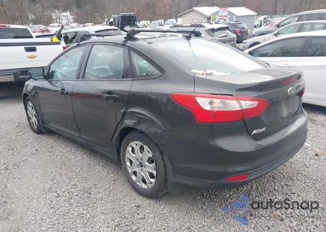 2012 Ford Focus Se z USA, uszkodzony, nr VIN 1FAHP3F26CL421156